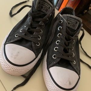 Converse sneakers / Size 8